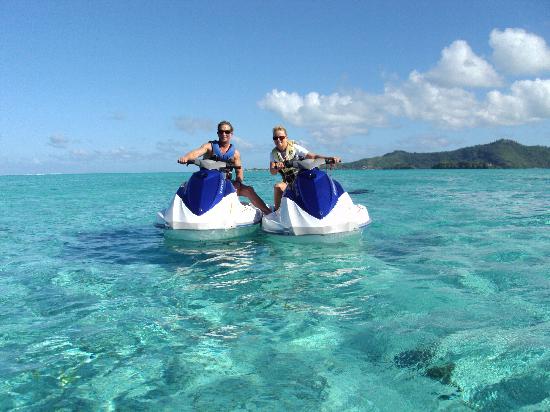 jet-skiing-near-resort